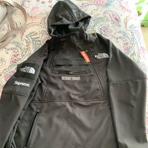 NorthFace Men’s Supreme Hoodie/Jacket
